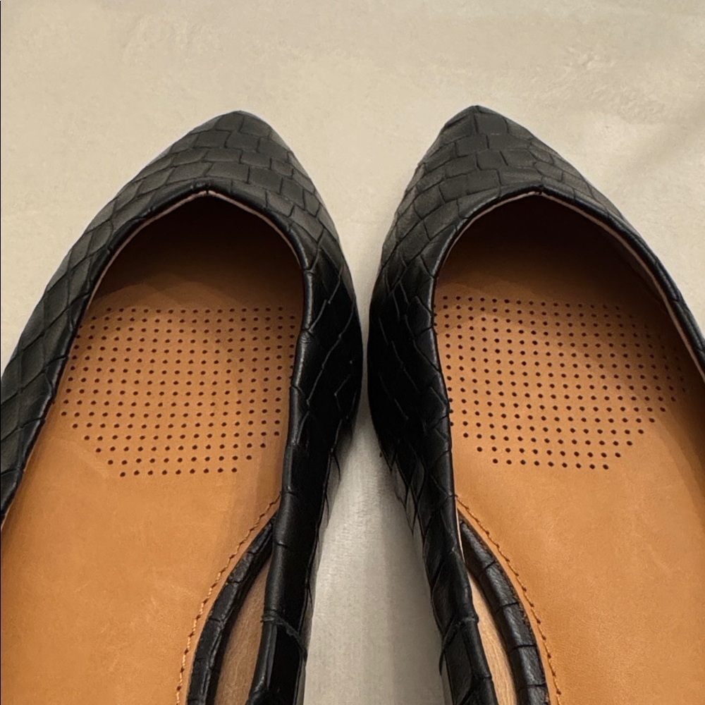 NWOT/B Corso Como Jullia Croc Embossed Black Flats, sz 7 - Picture 6 of 7